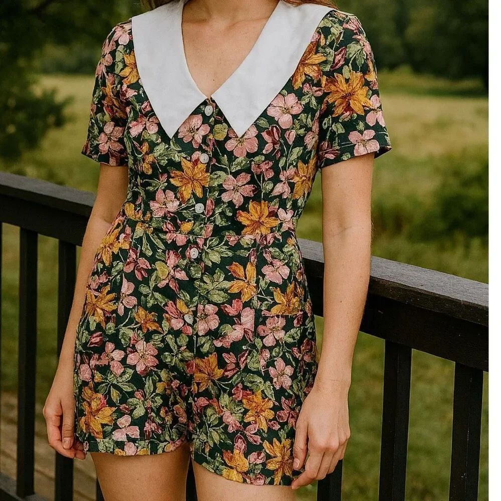 Vintage Ms. Basia Petites size 12 P floral short jumpsuit.